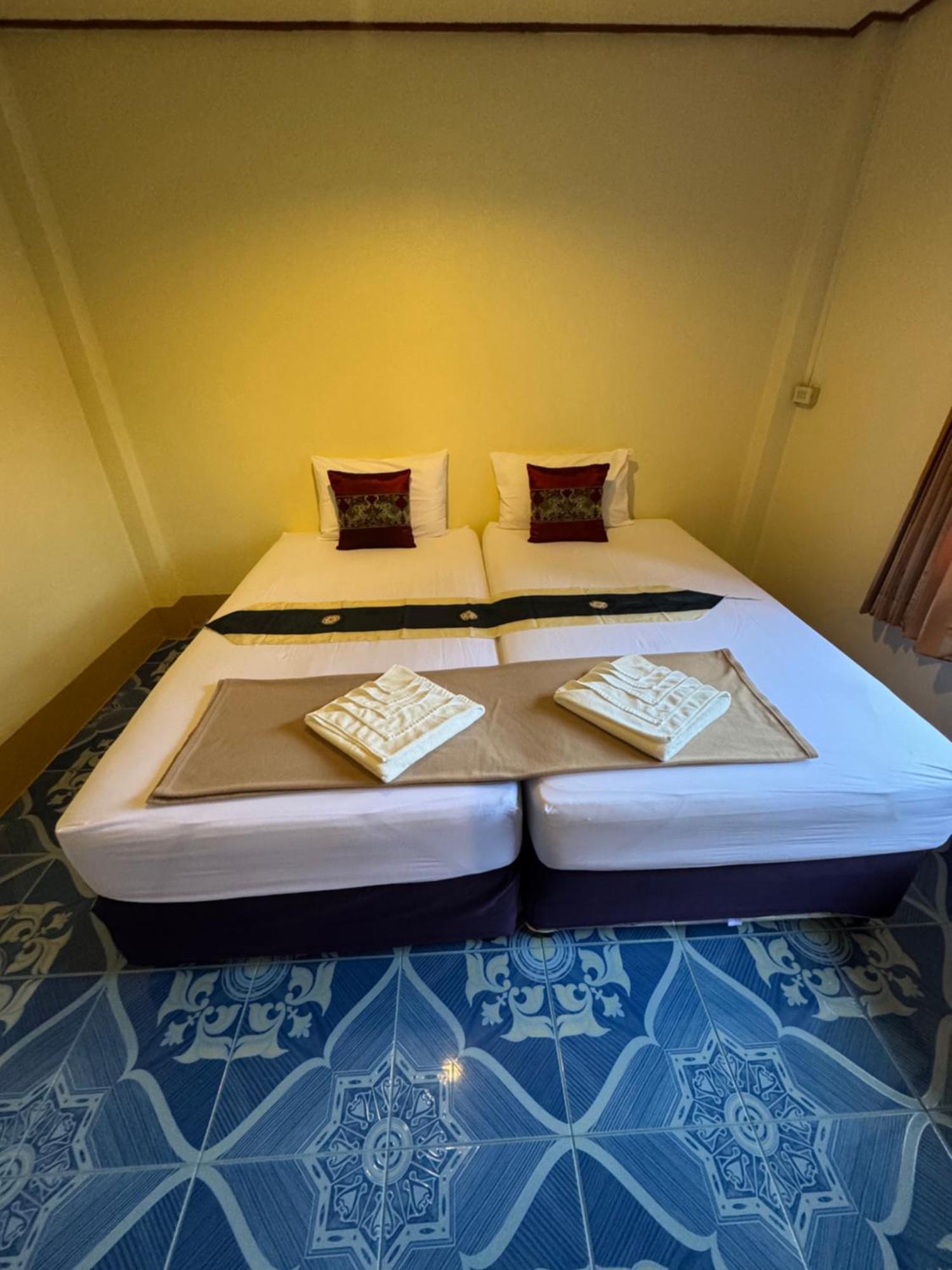 Hotel Baan Klong House à Baan Khai Extérieur photo