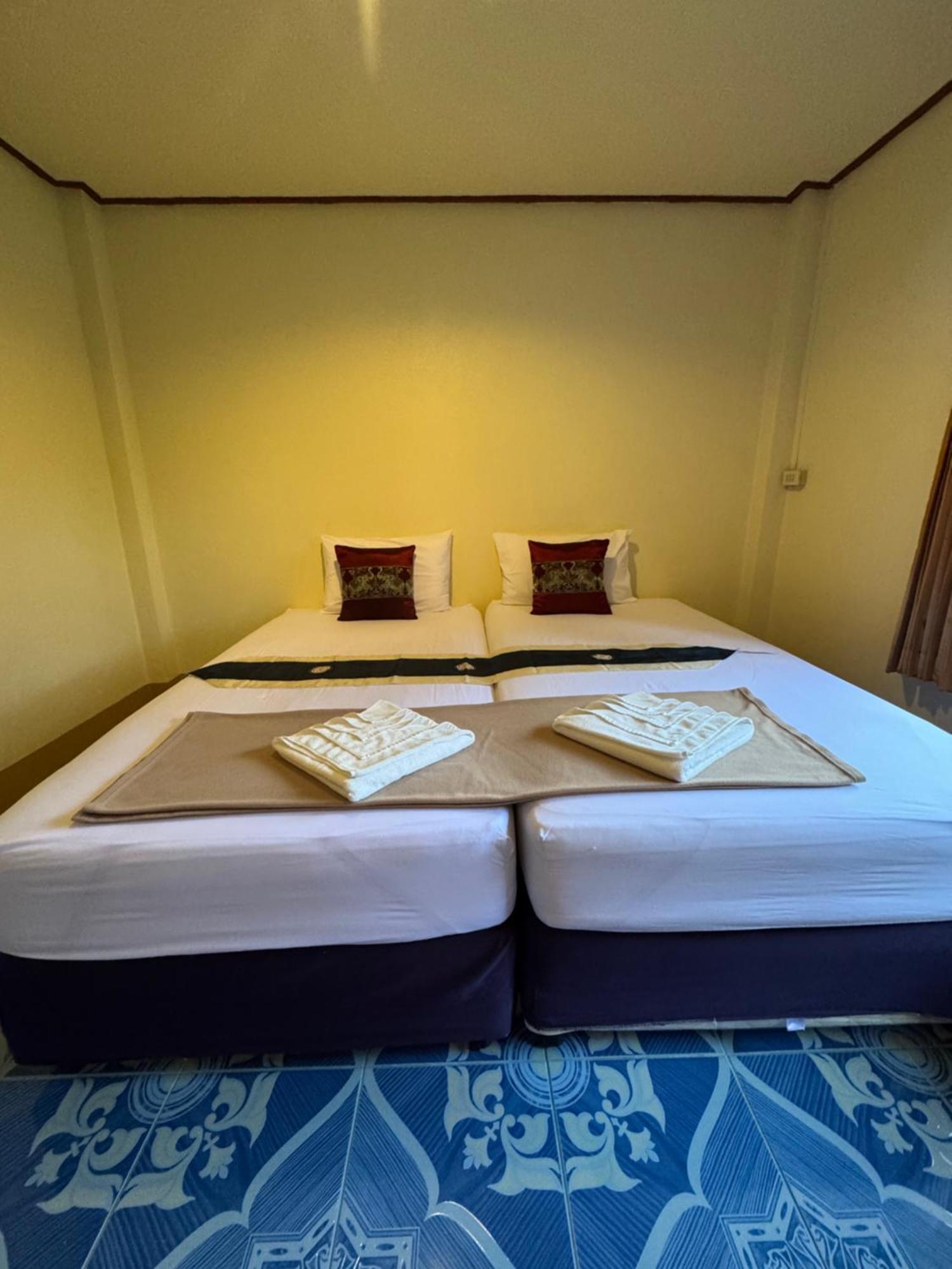 Hotel Baan Klong House à Baan Khai Extérieur photo
